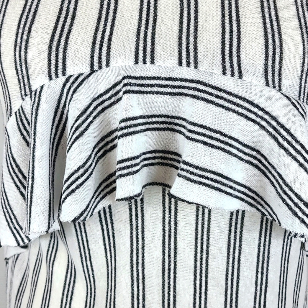 Who What Wear Ruffle Front Tank - Picture 3 of 10